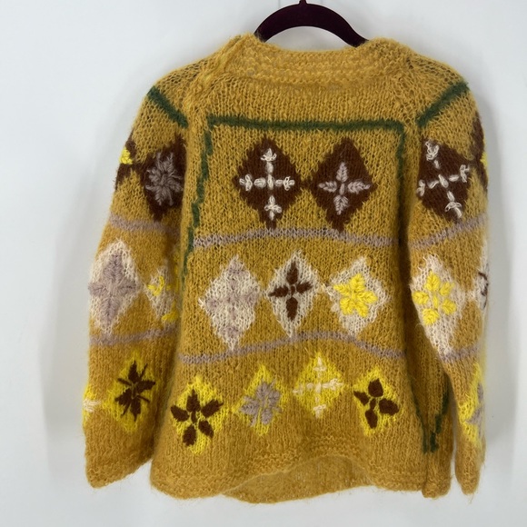 Vintage handmade crochet, openknit  textured, floral detail sweater, size M - Picture 3 of 14